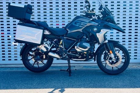 BMW R1250 R 1250 GS Triple Black 1