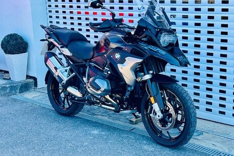 BMW R1250 R 1250 GS Triple Black 6