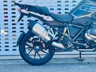 BMW R1250 R 1250 GS Triple Black 8
