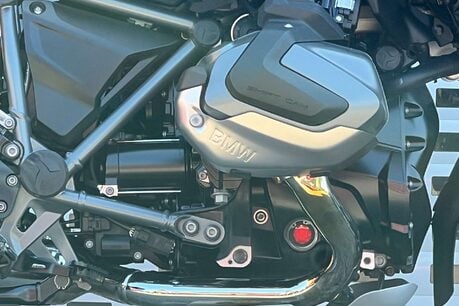 BMW R1250 R 1250 GS Triple Black 10
