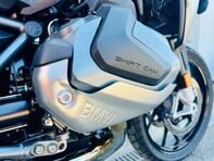 BMW R1250 R 1250 GS Triple Black 11