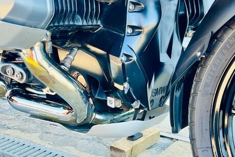 BMW R1250 R 1250 GS Triple Black 12