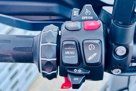 BMW R1250 R 1250 GS Triple Black 26