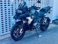 BMW R1250 R 1250 GS Triple Black 33
