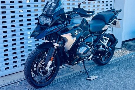 BMW R1250 R 1250 GS Triple Black 33