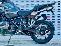 BMW R1250 R 1250 GS Triple Black 36