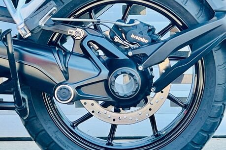 BMW R1250 R 1250 GS Triple Black 40