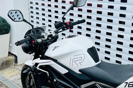 Triumph Street Triple Street Triple R 28