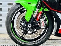 Kawasaki Ninja 1000 Super Sports Petrol Manual (203 ps) 33