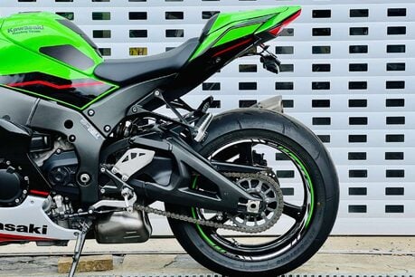 Kawasaki Ninja 1000 Super Sports Petrol Manual (203 ps) 27