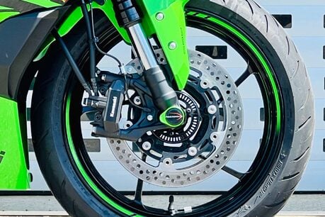 Kawasaki Ninja ZX 400 SRFNN 17