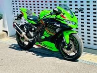 Kawasaki Ninja ZX 400 SRFNN 4