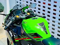 Kawasaki Ninja ZX 400 SRFNN 25