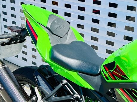 Kawasaki Ninja ZX 400 SRFNN 