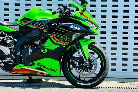 Kawasaki Ninja ZX 400 SRFNN 9