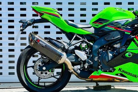 Kawasaki Ninja ZX 400 SRFNN 8