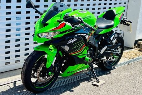Kawasaki Ninja ZX 400 SRFNN 24