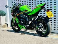 Kawasaki Ninja ZX 400 SRFNN 22
