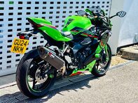 Kawasaki Ninja ZX 400 SRFNN 3