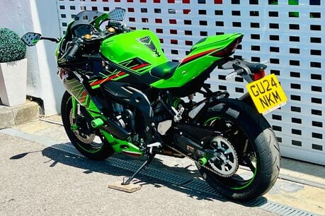 Kawasaki Ninja ZX 400 SRFNN 23
