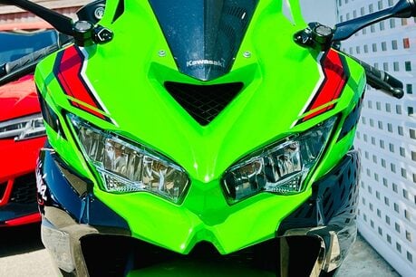 Kawasaki Ninja ZX 400 SRFNN 10