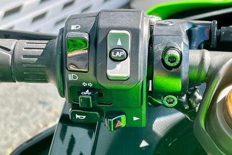 Kawasaki Ninja ZX 400 SRFNN 11