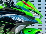 Kawasaki Ninja ZX 400 SRFNN 13