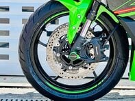 Kawasaki Ninja ZX 400 SRFNN 32