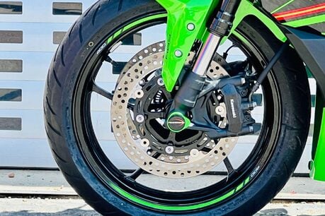 Kawasaki Ninja ZX 400 SRFNN 32