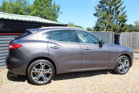 Maserati Levante 3.0 Levante GranLusso V6 Auto 4WD 5dr 10