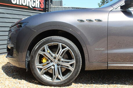 Maserati Levante 3.0 Levante GranLusso V6 Auto 4WD 5dr 19