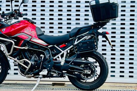 Triumph Tiger 900 0.9 Tiger 900 GT Pro 29