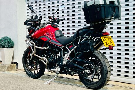 Triumph Tiger 900 0.9 Tiger 900 GT Pro 27