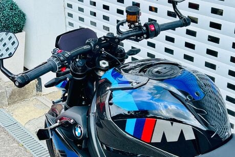 BMW M M 1000 R 32