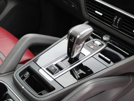 Porsche Cayenne 3.0 Cayenne V6 E-Hybrid Auto 4WD 5dr 