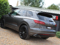 Volkswagen Touareg 3.0 Touareg V6 Black Edition TDI Auto 4WD 5dr 20