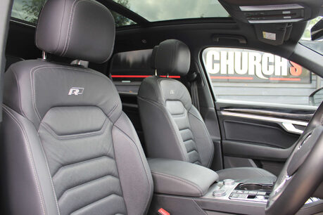 Volkswagen Touareg 3.0 Touareg V6 Black Edition TDI Auto 4WD 5dr 8