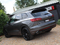 Volkswagen Touareg 3.0 Touareg V6 Black Edition TDI Auto 4WD 5dr 18