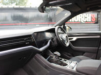 Volkswagen Touareg 3.0 Touareg V6 Black Edition TDI Auto 4WD 5dr 17