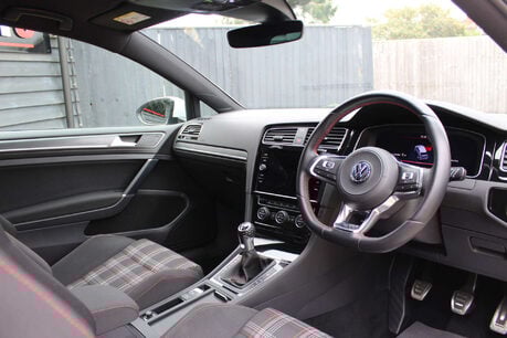Volkswagen Golf 2.0 Golf GTi Performance TSi 3dr 7