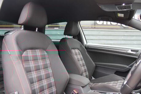 Volkswagen Golf 2.0 Golf GTi Performance TSi 3dr 8