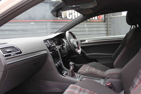Volkswagen Golf 2.0 Golf GTi Performance TSi 3dr 16