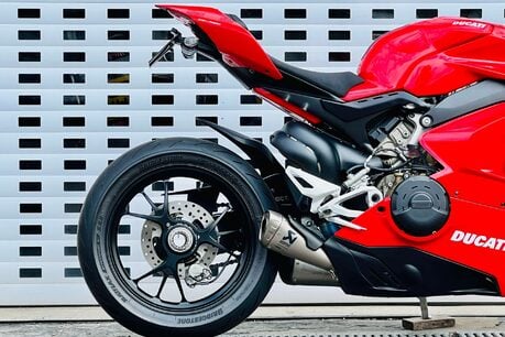 Ducati Panigale V4 Panigale V4S 8