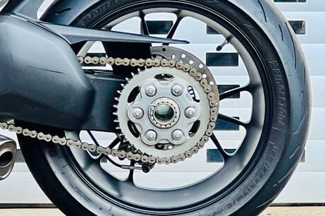 Ducati Panigale V4 Panigale V4S 32