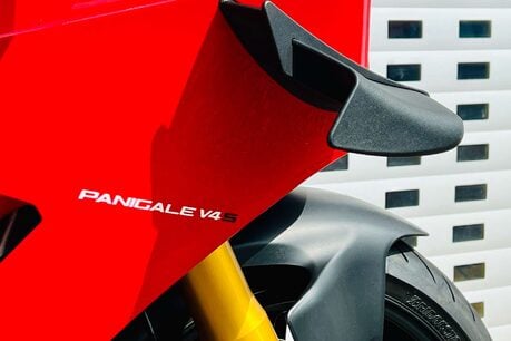 Ducati Panigale V4 Panigale V4S 17