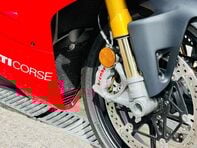 Ducati Panigale V4 Panigale V4S 10
