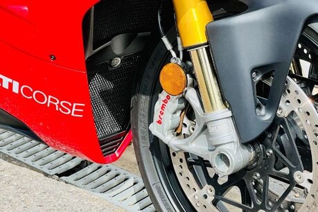 Ducati Panigale V4 Panigale V4S 10