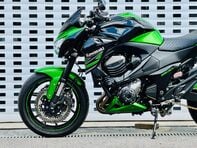 Kawasaki ZR Z800 22