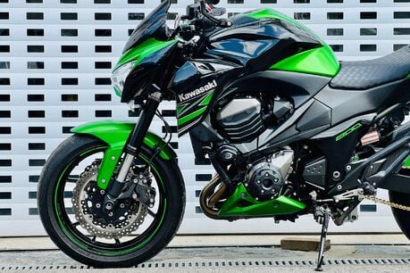 Kawasaki ZR Z800 22