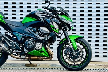 Kawasaki ZR Z800 6